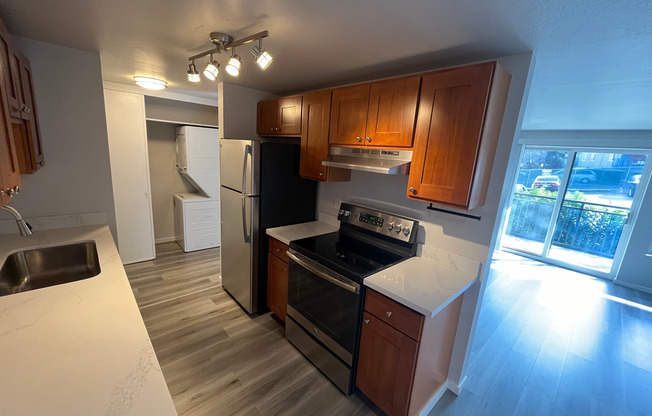 1 bed, 1 bath, 800 sqft, $1,745, Unit 2727 - 102