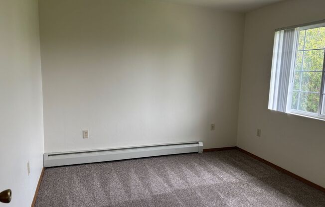 2 beds, 1 bath, $1,225, Unit 2409-10