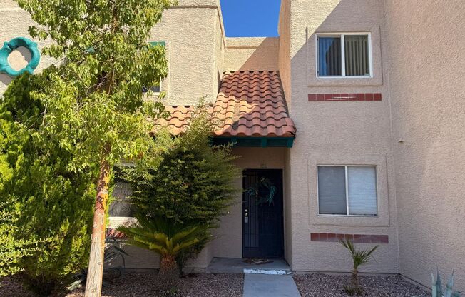 Beautiful 2 bedroom 1.5 Bathroom with attached garage