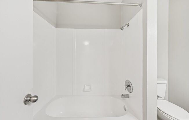 1 bed, 1 bath, 820 sqft, $1,149, Unit E051