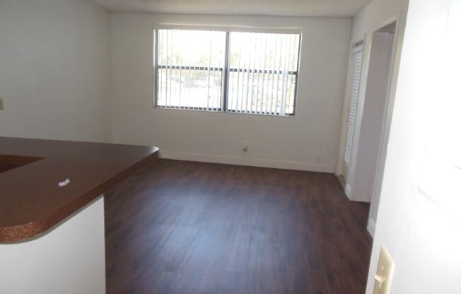 ONE BEDROOM ONE BATHROOM! WATERFRONT COMMUNITY!