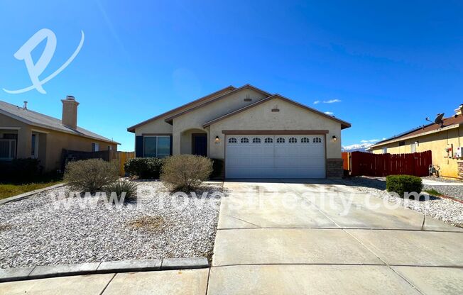 3 Bed 2 Bath Home in Victorville!