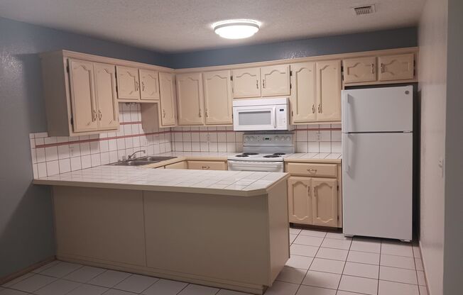 2 beds, 2 baths, 1,006 sqft, $875, Unit 78