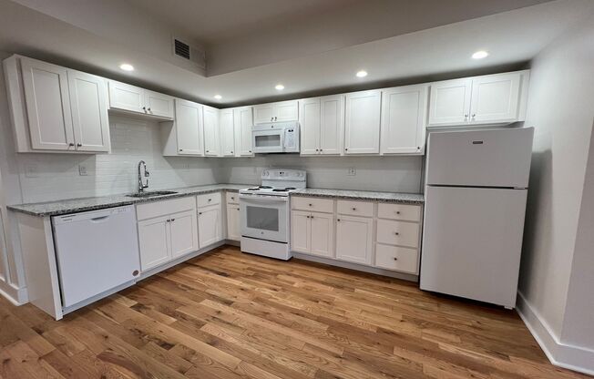 2 beds, 1 bath, 750 sqft, $2,139, Unit 5645 Hobart Street #3