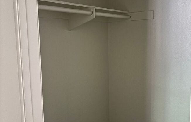 2 beds, 2 baths, 900 sqft, $2,200, Unit 08