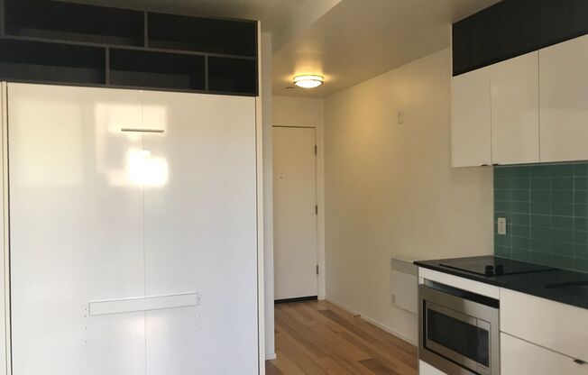 Studio, 1 bath, 202 sqft, $1,165, Unit 309