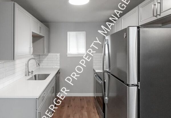 1713 W FAIRVIEW AVE