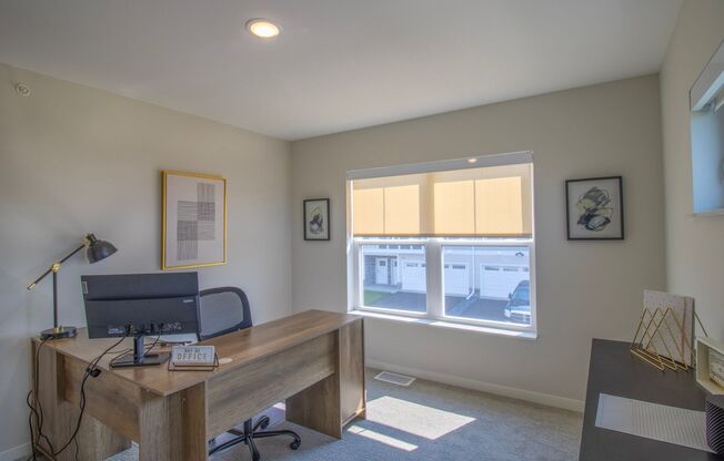 3 beds, 2.5 baths, 1,700 sqft, $2,695, Unit 1213