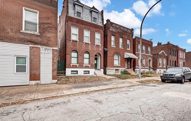 3257 MICHIGAN AVE