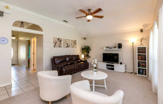 7005 Madiera - 3bed/2bath- $2,995/month
