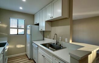 2 beds, 1 bath, $2,395, Unit Unit P