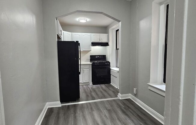 1 bed, 1 bath, 750 sqft, $1,750, Unit Apt 2L