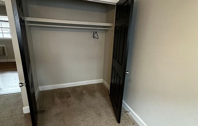 1 bed, 1 bath, 400 sqft, $950, Unit 2