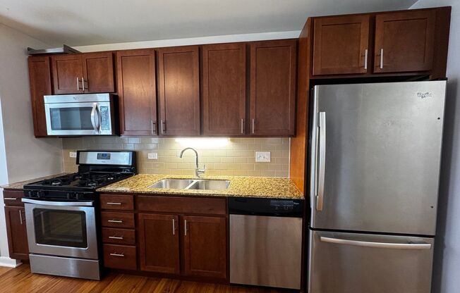 2 beds, 1 bath, 1,000 sqft, $2,000, Unit 303