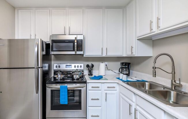 1 bed, 1 bath, 450 sqft, $1,842, Unit Unit 014
