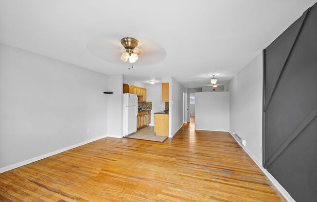1 bed, 1 bath, 700 sqft, $1,000, Unit I5 (1BR)