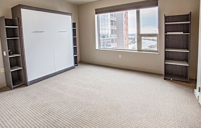 2 beds, 2 baths, $2,500, Unit River Tower Christina Landing Condominium