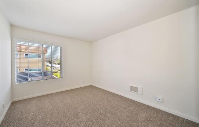 1 bed, 1 bath, 725 sqft, $2,445