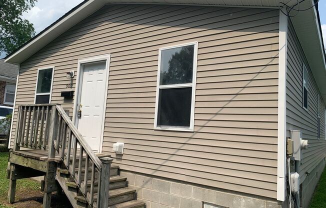 3 beds, 2 baths, $1,600