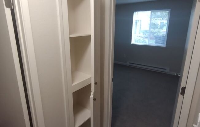 1 bed, 1 bath, 592 sqft, $1,225, Unit 021