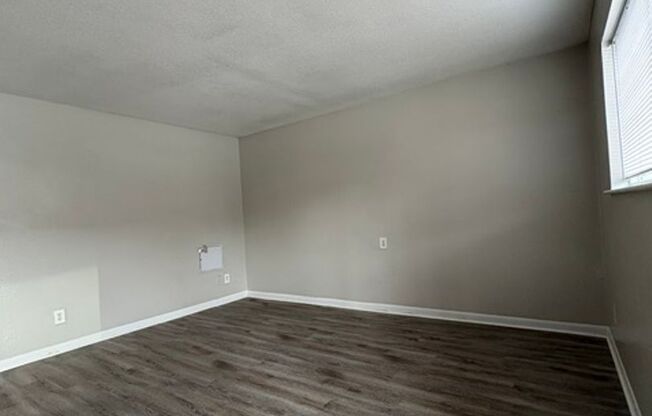 2 beds, 1 bath, 820 sqft, $1,075, Unit 412-I01