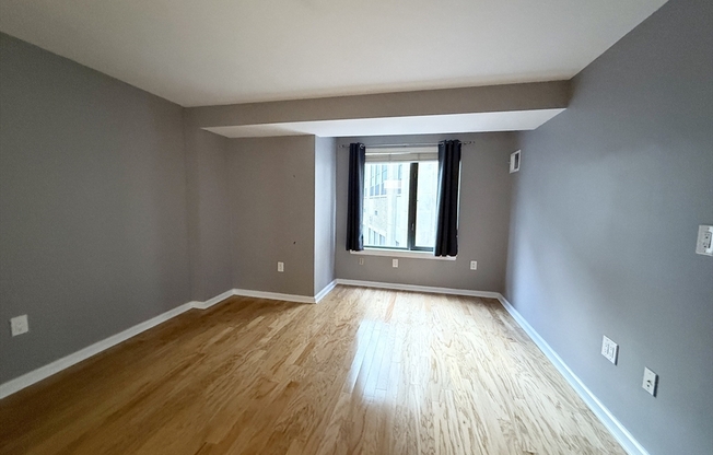 2 beds, 2 baths, $5,500, Unit 704