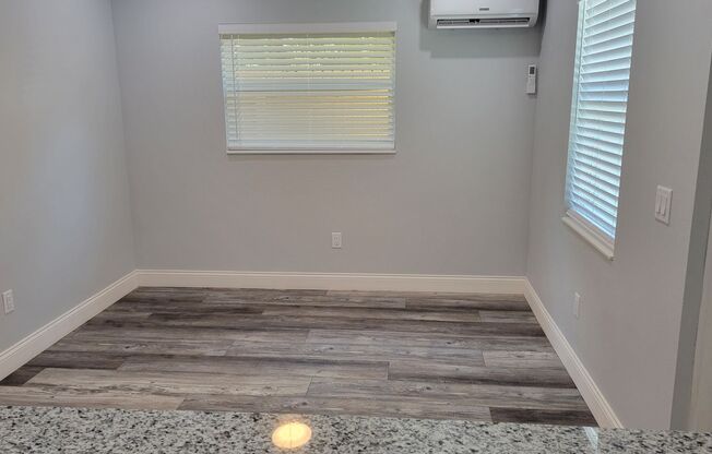 Annual UNfurnished Beautifully totally renovated duplex in Sarasota