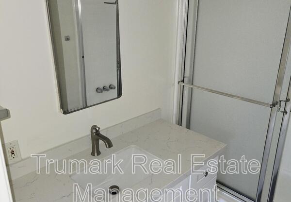 345 E TUJUNGA AVE