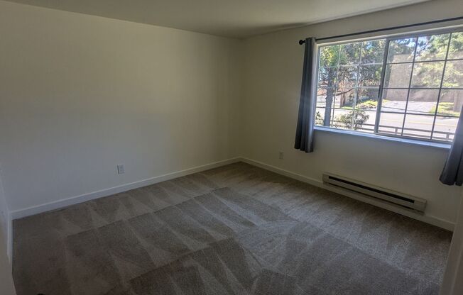 2 beds, 1 bath, $1,900, Unit # #A 201