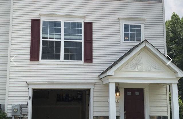 Nice end unit townhouse in waterfront community