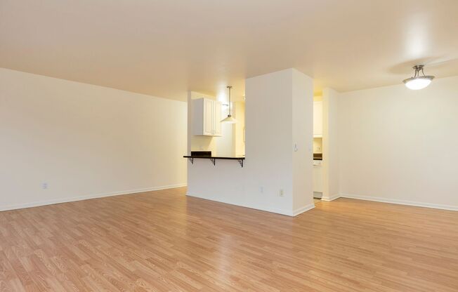 2 beds, 1 bath, 888 sqft, $2,695, Unit C-208