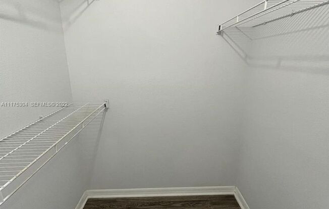 2 beds, 2 baths, $1,950, Unit Unit #128