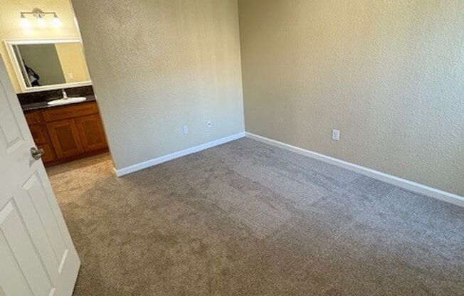 2 beds, 2 baths, 900 sqft, $2,015, Unit 156