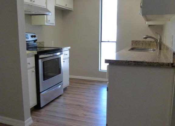 1 bed, 1 bath, $799, Unit # 207