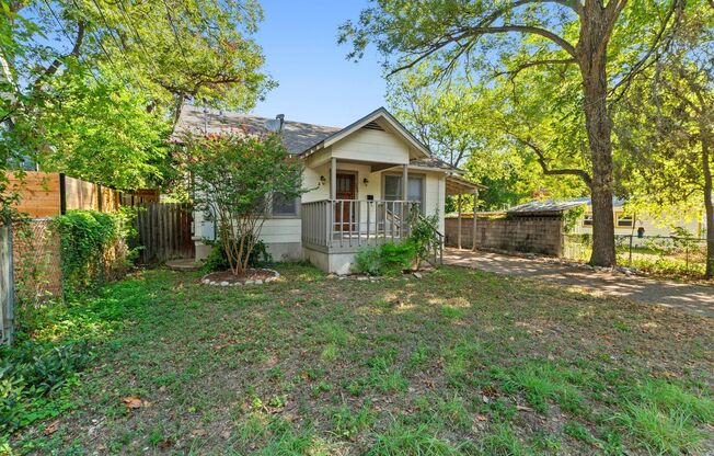 Charming Hyde Park Bungalow with Modern Comforts