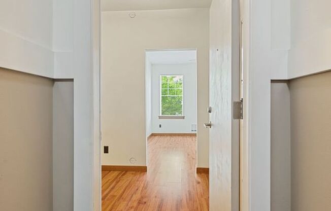 Studio, 1 bath, 359 sqft, $1,325, Unit 205
