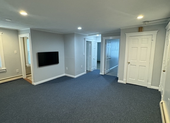 3 beds, 1 bath, 807 sqft, $3,300, Unit 1