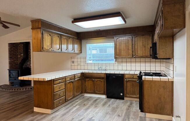 3 beds, 2 baths, $2,400