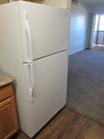 2 beds, 1 bath, $2,100