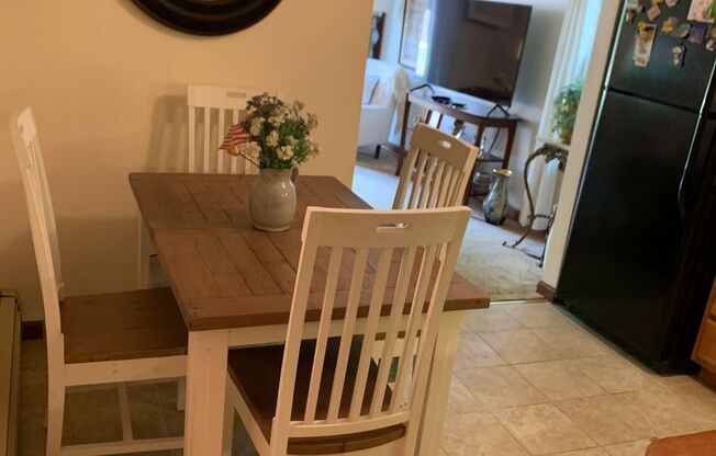 2 beds, 2 baths, 1,020 sqft, $2,500