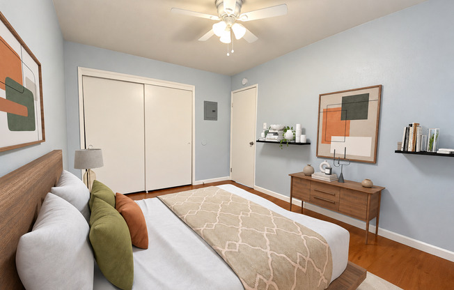 Lone Pine Apartments