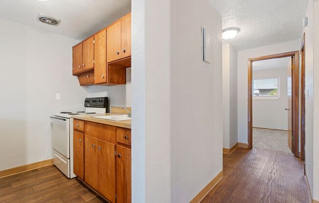 2 beds, 1 bath, 900 sqft, $1,495, Unit 119