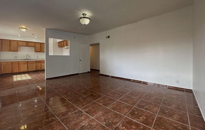 445 W. Shamrock