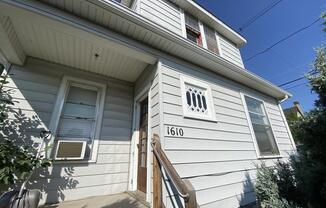 1610 PEBRICAN AVE