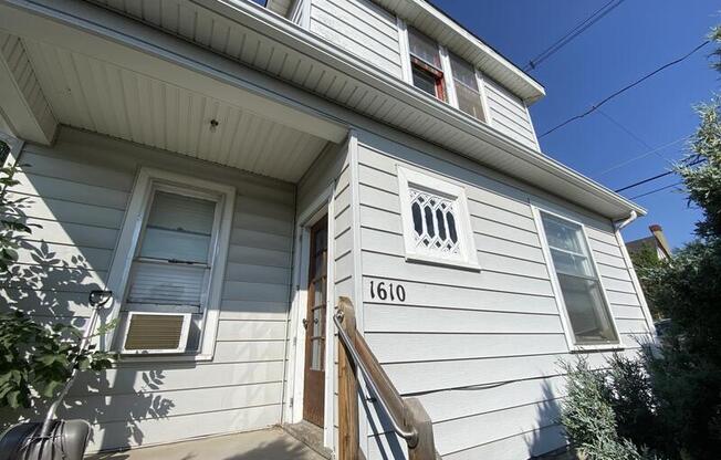 1610 PEBRICAN AVE