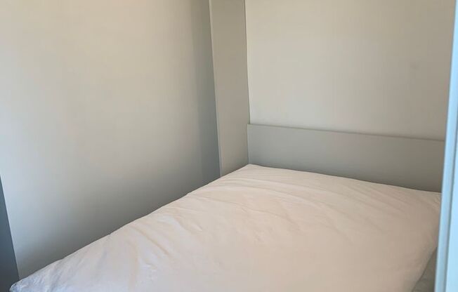 Studio, 1 bath, $1,550, Unit 16-8