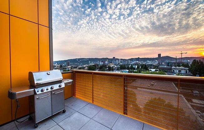 Rooftop Grill Station at Lower Burnside Lofts, Portland, 97214