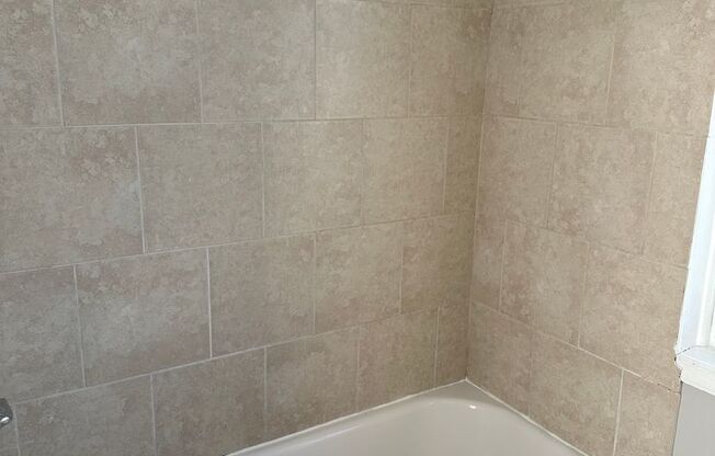 Studio, 1 bath, $850, Unit #5