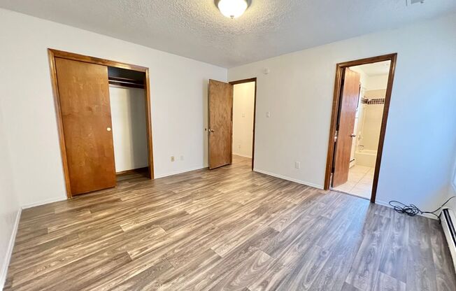 1 bed, 1 bath, 650 sqft, $925, Unit 2517 Unit C