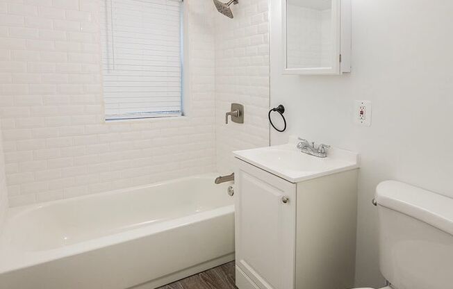 1 bed, 1 bath, 600 sqft, $1,300
